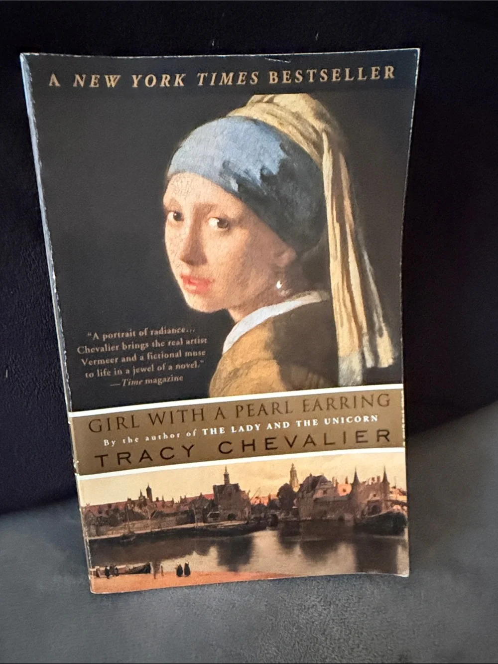 - Girl with a Pearl Earring (Blue/Tan Cover)